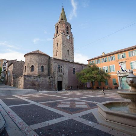 Formidable Studio Au Coeur Historique De Frejus Apartment Ngoại thất bức ảnh