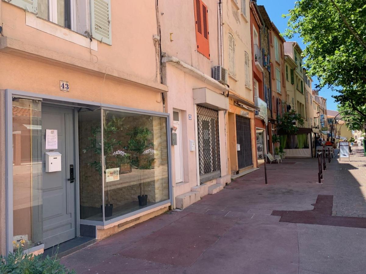 Formidable Studio Au Coeur Historique De Frejus Apartment Ngoại thất bức ảnh