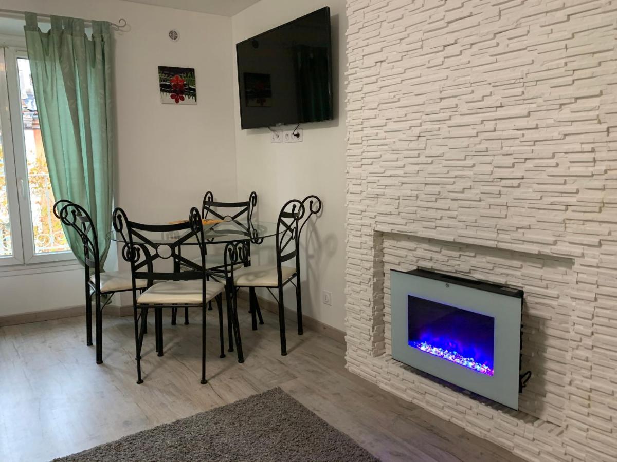 Formidable Studio Au Coeur Historique De Frejus Apartment Ngoại thất bức ảnh
